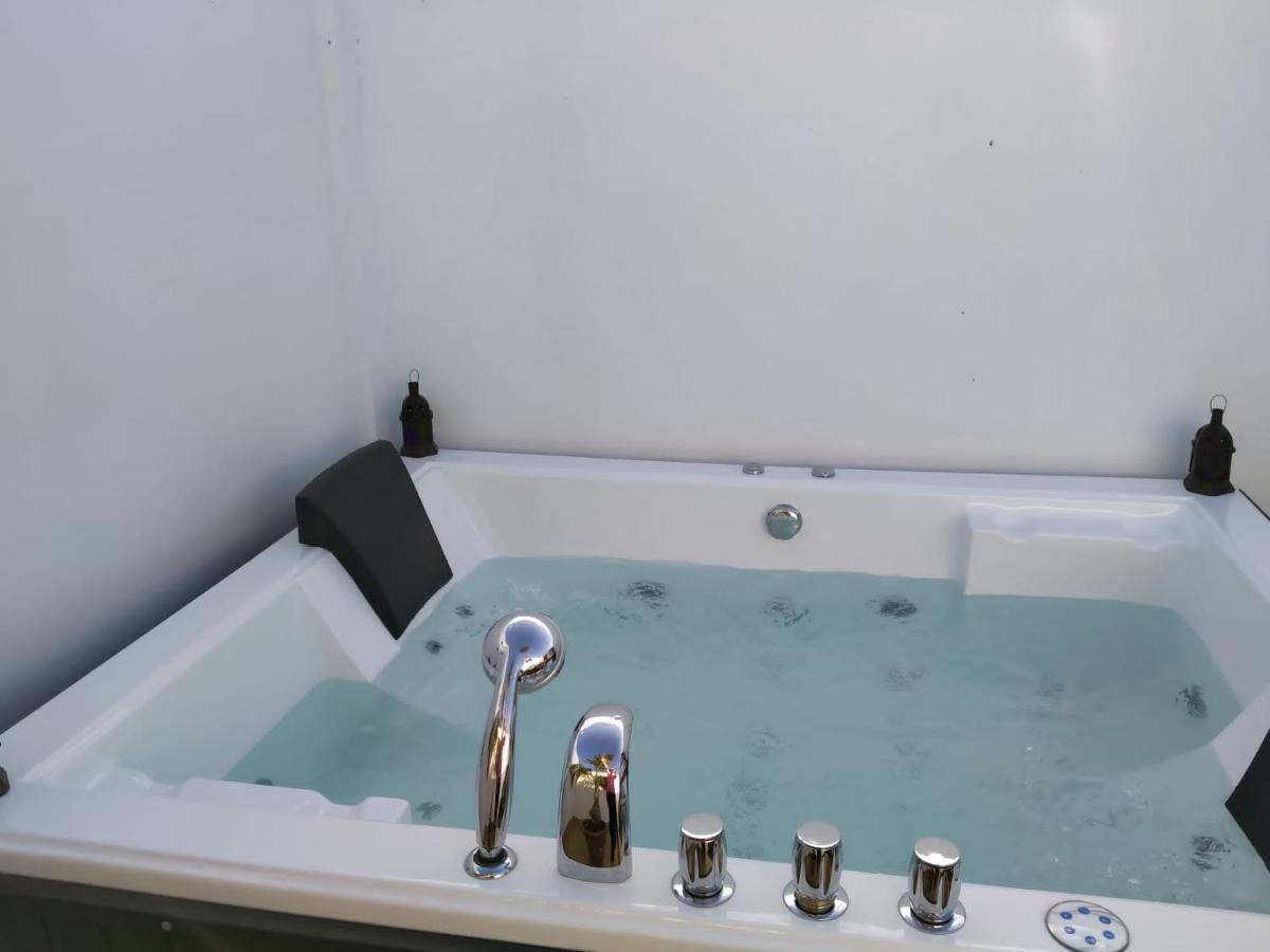 Villa Casa Blanca Luxury Spa Con Piscina Privada Y Jacuzzi Privado Chiclana de la Frontera Exteriör bild